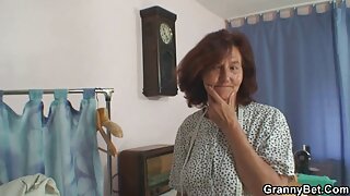 Сексуальна азіатська вчителька в окулярах задоволена порно відео красоткі своїм старанним учнем - 2022-03-25 22:33:06